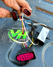 Cargar imagen en el visor de la galería, 09-18 Dodge Ram OEM Projector Headlight Adapters for Reflector Model Rams