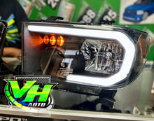 Cargar imagen en el visor de la galería, 07-13 Toyota Tundra 08-17 Sequoia “C Bar” Switchback Sequential Headlights