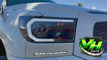 Cargar y reproducir el video en el visor de la galería, 07-13 Toyota Tundra 08-17 Sequoia “C Bar” Switchback Sequential Headlights