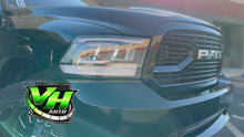 Cargar y reproducir el video en el visor de la galería, 09-18 Dodge Ram CYBER FULL LED Headlights