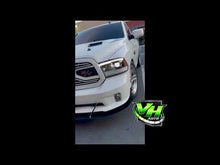 Cargar y reproducir el video en el visor de la galería, 09-18 Dodge Ram Sequential Dual Projector Headlights