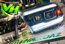 Cargar imagen en el visor de la galería, 09-18 Dodge Ram DUAL SEQUENTIAL LED Projector Headlights
