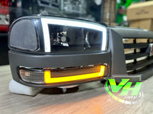Load image into Gallery viewer, 99-06 GMC Sierra Yukon "Cube Bar Switchback" Headlights