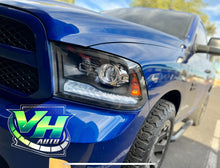 Cargar imagen en el visor de la galería, 09-18 Dodge Ram R/T Style Headlights