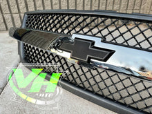 Load image into Gallery viewer, 99-02 Chevy Silverado / 00-06 Tahoe Suburban Bowtie “Style 1” Emblem