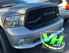 Cargar imagen en el visor de la galería, 13-18 Dodge Ram 1500 “Big Horn” Style Grill