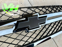 Cargar imagen en el visor de la galería, 07-13 Chevy Silverado Bowtie “Style 1” Emblem