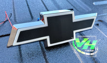 Cargar imagen en el visor de la galería, 03-06 LED Chevy Silverado Bowtie “Style 1” Emblem