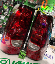 Load image into Gallery viewer, 2003-2006 Chevy Silverado OE Style Tail Lamps