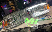 Cargar imagen en el visor de la galería, 09-18 Dodge Ram Switchback Dual Projector Headlights