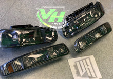 Load image into Gallery viewer, 1999-2002 Chevy Silverado / 2000-2006 Tahoe Original Style Headlamps