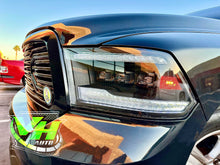 Cargar imagen en el visor de la galería, 09-18 Dodge Ram TRIPLE PROJECTOR DUAL SEQUENTIAL Full LED Projector Headlights