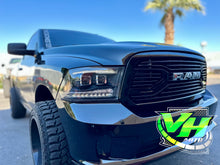 Cargar imagen en el visor de la galería, 09-18 Dodge Ram Switchback Dual Projector Headlights