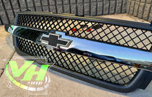 Load image into Gallery viewer, 99-02 LED Chevy Silverado / 00-06 Tahoe Suburban Bowtie “Style 1” Emblem