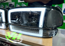 Load image into Gallery viewer, 99-06 GMC Sierra Yukon "Cube Bar Switchback" Headlights