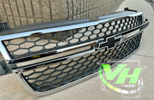 Cargar imagen en el visor de la galería, 03-06 LED Chevy Silverado Bowtie “Style 1” Emblem