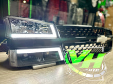 Cargar imagen en el visor de la galería, 2003 - 2006 Chevy Silverado LED DRL &quot;HD LTZ Switchback Sequential” Bar Headlamps
