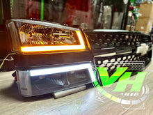 Cargar imagen en el visor de la galería, 2003 - 2006 Chevy Silverado LED DRL &quot;HD LTZ Switchback Sequential” Bar Headlamps
