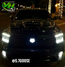 Cargar imagen en el visor de la galería, Dodge Ram LED Emblem
