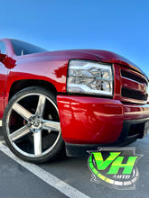 Cargar imagen en el visor de la galería, 07-13 Chevy Silverado LED DRL &quot;Lightning Bar” Projector Headlamps
