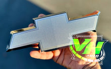 Cargar imagen en el visor de la galería, 03-06 Chevy Silverado Bowtie “Style 1” Emblem
