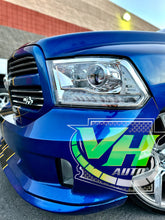 Cargar imagen en el visor de la galería, 09-18 Dodge Ram “R/T Style Switchback Sequential Clear Corner” Headlights
