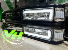 Cargar imagen en el visor de la galería, 94-98 Chevy Silverado Tahoe Blazer SEQUENTIAL SIGNAL Corner Lamp Kit
