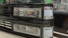 Cargar y reproducir el video en el visor de la galería, 94-98 Chevy Silverado Tahoe Blazer SEQUENTIAL SIGNAL Corner Lamp Kit
