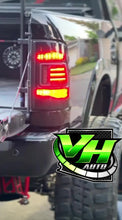 Cargar y reproducir el video en el visor de la galería, Dodge Ram 2009-2018 &quot;5th Gen Style SEQUENCE&quot; Tail Lamps
