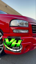 Cargar y reproducir el video en el visor de la galería, 99-06 GMC Sierra Yukon &quot;Switchback Sequential U Bar&quot; Headlights
