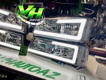 Cargar imagen en el visor de la galería, 2003 - 2006 Chevy Silverado LED DRL GEN 1 &quot;C&quot; Bar Headlamps
