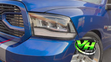 Cargar y reproducir el video en el visor de la galería, 09-18 Dodge Ram CYBER FULL LED Headlights
