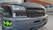 Cargar y reproducir el video en el visor de la galería, 03-06 Chevy Silverado &quot;Switchback Sequential L Bar&quot; Headlights
