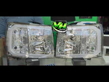 Cargar y reproducir el video en el visor de la galería, 07-13 Chevy Silverado &quot;Switchback Sequential Big C Reflector&quot; Headlights
