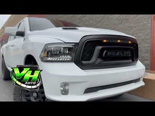 Cargar y reproducir el video en el visor de la galería, 09-18 Dodge Ram Switchback Dual Projector Headlights
