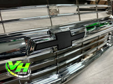 Cargar imagen en el visor de la galería, 94-98 OBS Chevy Silverado Tahoe Blazer Bowtie “Style 1” Emblem
