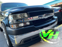 Cargar imagen en el visor de la galería, 1999-2002 Chevy Silverado / 2000-2006 Tahoe Original Style Headlamps
