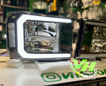 Cargar imagen en el visor de la galería, 07-13 GMC Sierra LED DRL &quot;BIG C” Bar Reflector Headlamps
