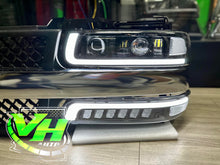 Cargar imagen en el visor de la galería, 1999-2002 Chevy Silverado / 2000-2006 Tahoe “ALPHA FULL LED” Headlamps
