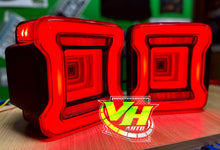 Cargar imagen en el visor de la galería, Jeep JK LED “JL Style Infinity 3D Sequence” Tail Lamps
