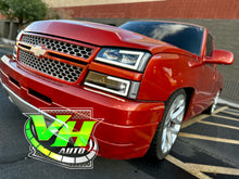 Cargar imagen en el visor de la galería, 2003 - 2006 Chevy Silverado LED DRL GEN 1 &quot;C&quot; Bar Headlamps
