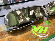 Cargar imagen en el visor de la galería, 99-06 GMC Sierra Yukon Original Style Headlights
