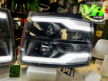 Cargar imagen en el visor de la galería, 07-13 Chevy Silverado LED DRL &quot;Lightning Bar” Projector Headlamps
