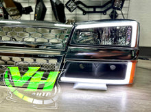 Cargar imagen en el visor de la galería, 2003 2006 Chevy Silverado “Big C SWITCHBACK SEQUENTIAL” LED DRL Headlamps
