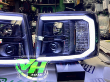 Cargar imagen en el visor de la galería, 07-13 Chevy Silverado LED DRL &quot;C Bar Projector” Headlamps
