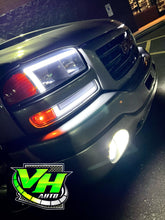 Cargar imagen en el visor de la galería, 99-06 GMC Sierra Yukon &quot;Gen 2 Big C Sequential&quot; Headlights
