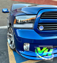 Cargar imagen en el visor de la galería, 09-18 Dodge Ram Sequential Dual Projector Headlights
