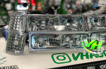 Cargar imagen en el visor de la galería, 88-98 Chevy Silverado Tahoe Blazer, GMC Sierra Yukon Original Style Headlights
