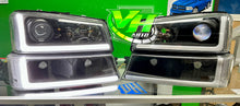 Cargar imagen en el visor de la galería, 03-06 Chevy Silverado &quot;Switchback Sequential L Bar&quot; Headlights
