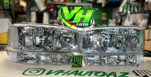 Cargar imagen en el visor de la galería, 99-06 GMC Sierra Yukon Original Style Headlights
